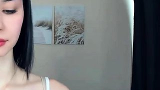 Brunette Solo Webcam Masturbation