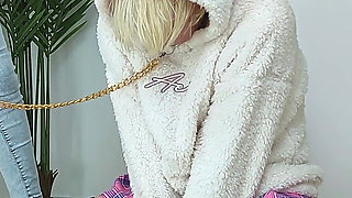 Unusual way to masturbate and cumshot - Vertical Footage